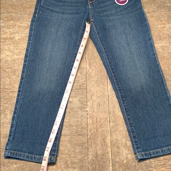 Old Navy Capri Jeans - Picture 3 of 4